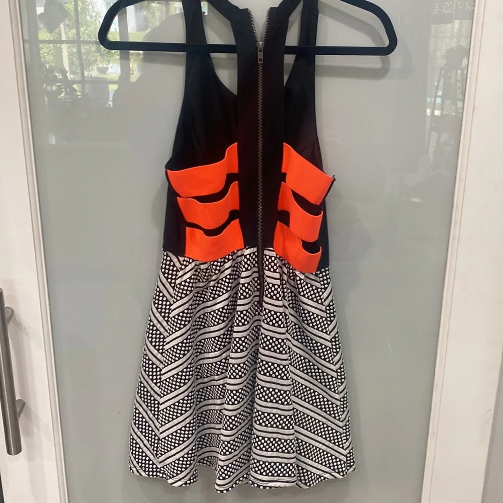 Material Girl Women's Black White Orange Open Back Summer Mini Open Dress Sz M
